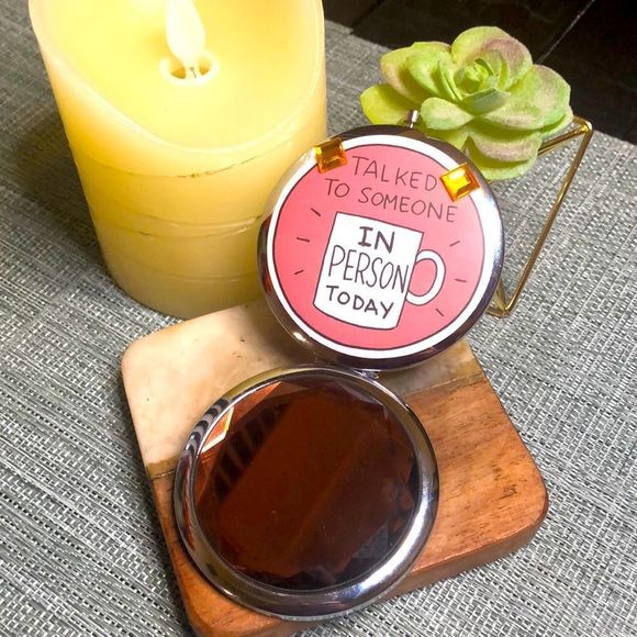 #21sass 💄NWOT Artisan Amber Crystal & Sass Talk Compact Makeup Mirror💄🤷🏼‍♀️ - Picture 3 of 15